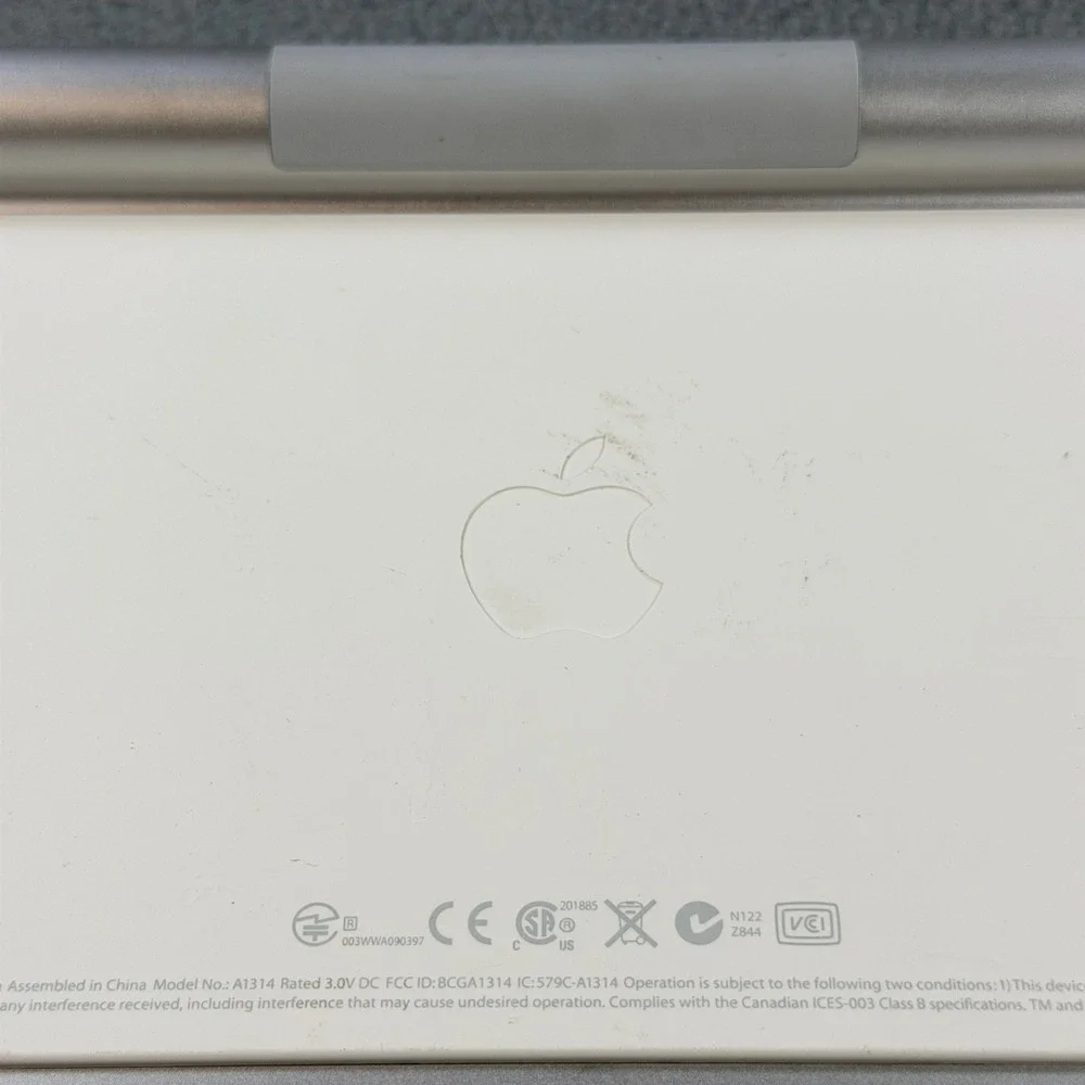 Apple Wireless Keyboard A1314 Bluetooth Silver Aluminum White Keys Tested